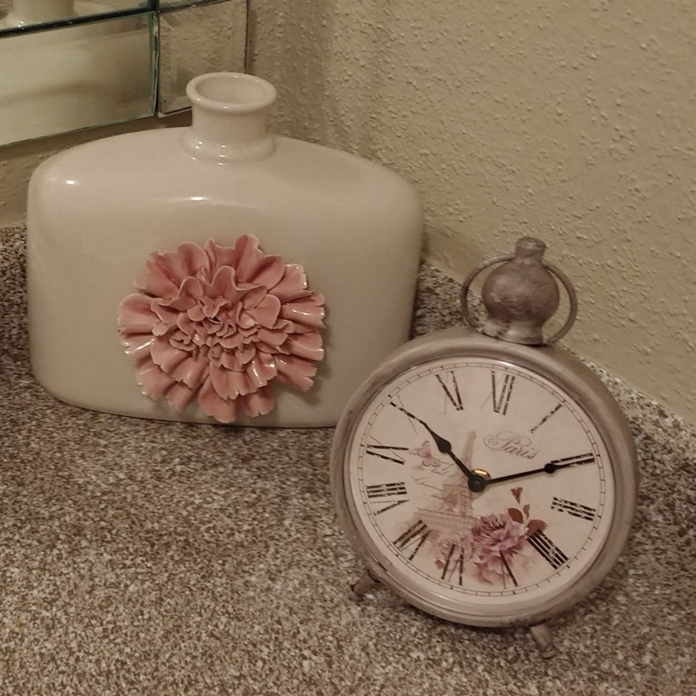 Vintage Parisian Clock with Floral Design - Picture 5 of 5